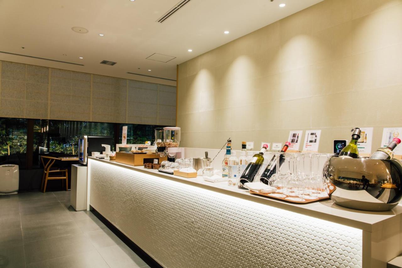 Kanazawa Tokyu Hotel Eksteriør bilde The bar at the lounge